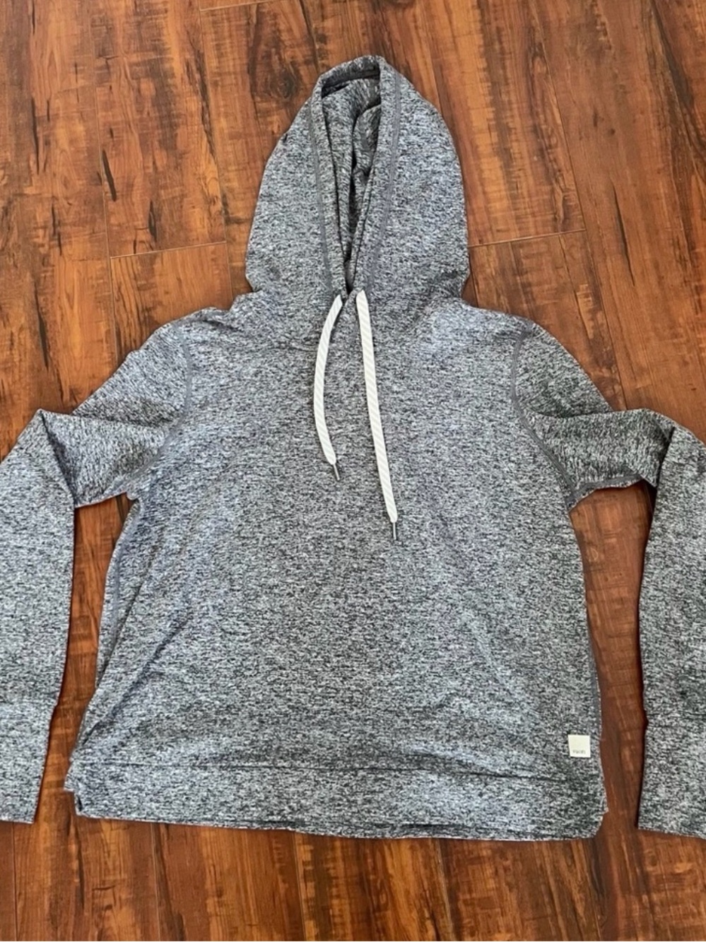 Vuori Women's Halo Essential Hoodie size small